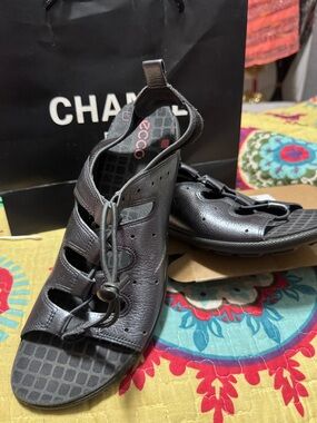 Ecco Men's Black Leather Sport Sandal with Bungee Closure